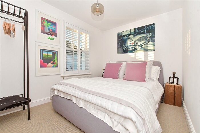 3 Bedroom Detached House For Sale In Swanfield Road, Whitstable, Kent, CT5