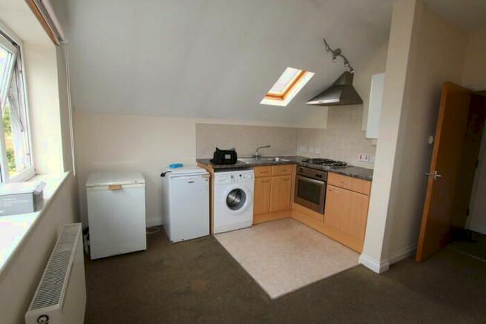 1 Bedroom Flat To Rent In Knighton Road, Southampton, SO19
