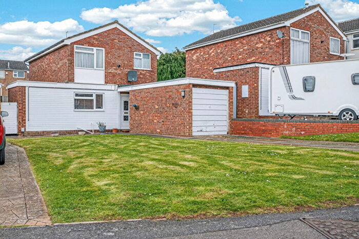 3 Bedroom Detached House For Sale In Millholm Road, Desborough, NN14