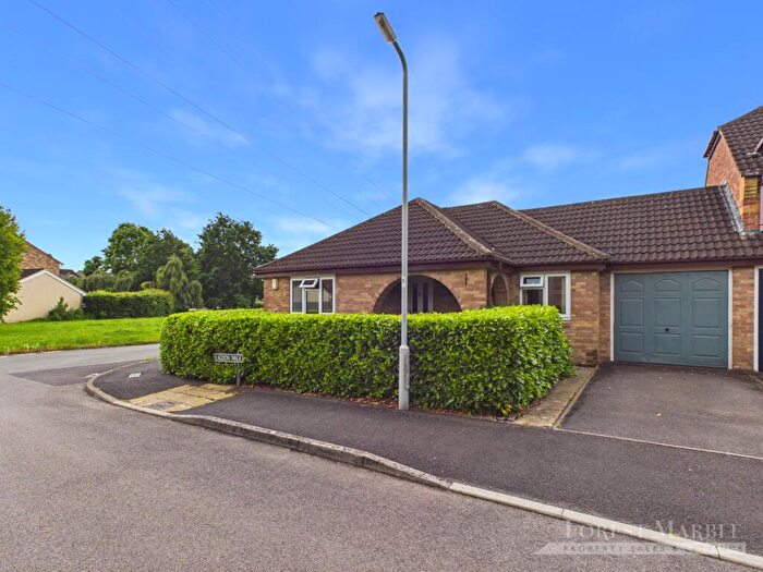 3 Bedroom Bungalow For Sale In Blagdon Walk, Frome, BA11