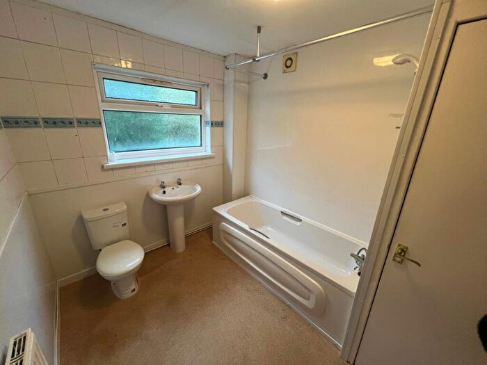 3 Bedroom Terraced House For Sale In High Street, Mountain Ash - Mountain Ash, CF45