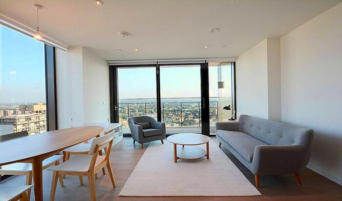 2 Bedroom Flat To Rent In St Gabriel Walk, Elephant And Castle, London, SE1