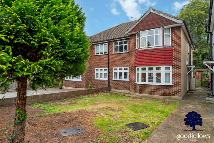 2 Bedroom Maisonette To Rent In Wandle Road, Morden, SM4