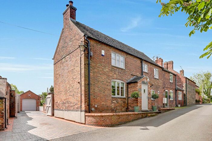 4 Bedroom Semi Detached House For Sale In Pepper Lane, Stanton-By-Dale, DE7