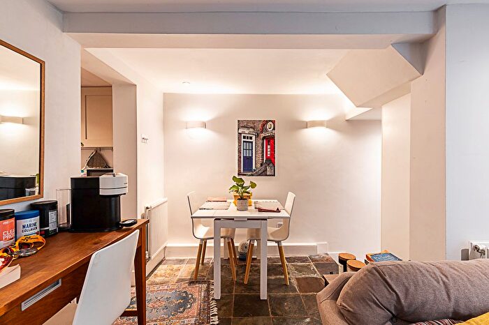 1 Bedroom Flat To Rent In Carmel Court, Holland Street, London, W8