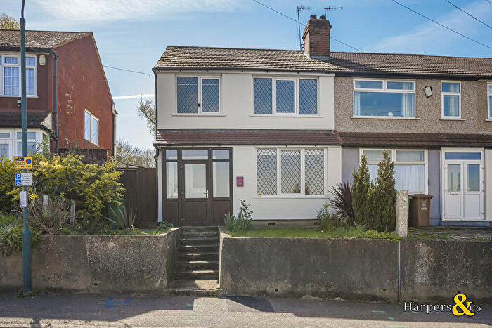 3 Bedroom Terraced House To Rent In Elstree Gardens, Belvedere, DA17