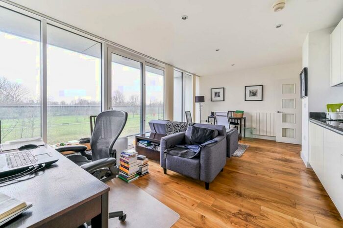 2 Bedroom Flat To Rent In Dowding Drive, Kidbrooke, London, SE9