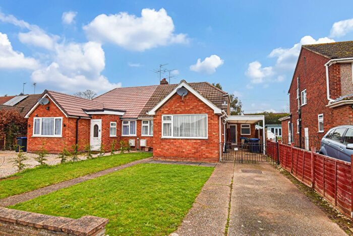 4 Bedroom Bungalow For Sale In Nursery Road, Taplow, Buckinghamshire, SL6
