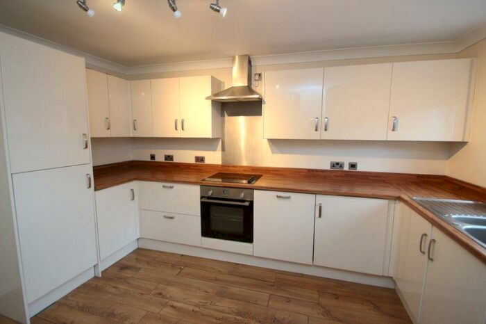 3 Bedroom House To Rent In Bensham Road, Village Heights, Gateshead, NE8