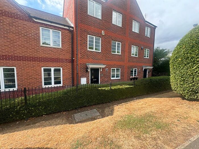 4 Bedroom Property To Rent In Turners Court, Northampton, NN4