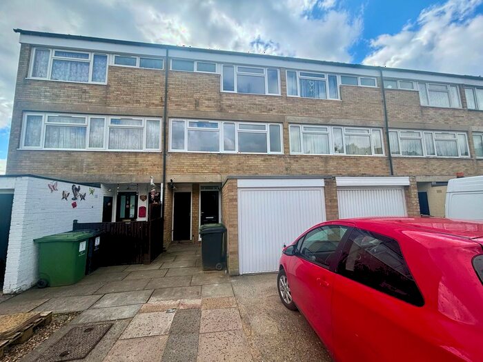 4 Bedroom Property To Rent In Durham Way, Thetford, IP24