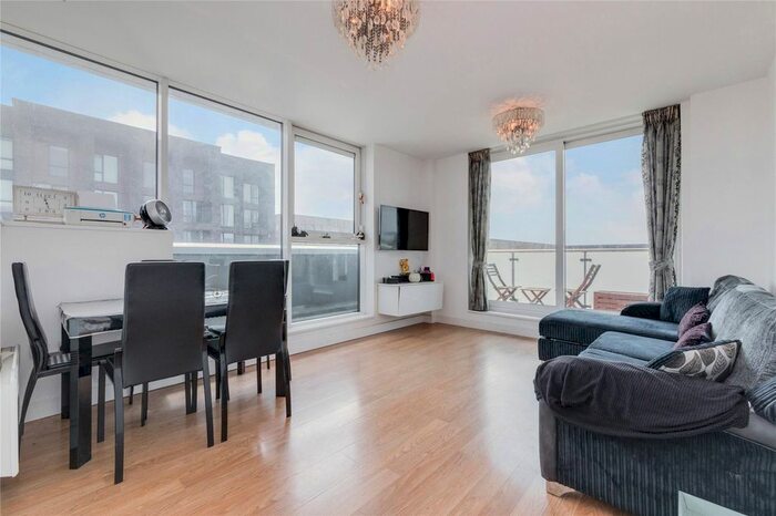 3 Bedroom Flat To Rent In Navigation Court, Gallions Road, E16
