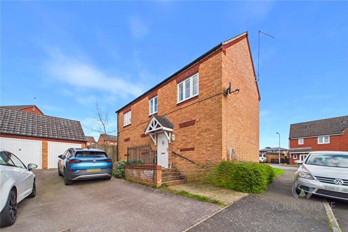 2 Bedroom Detached House For Sale In South Meadow Close, St Crispins, Northampton, Northamptonshire, NN5