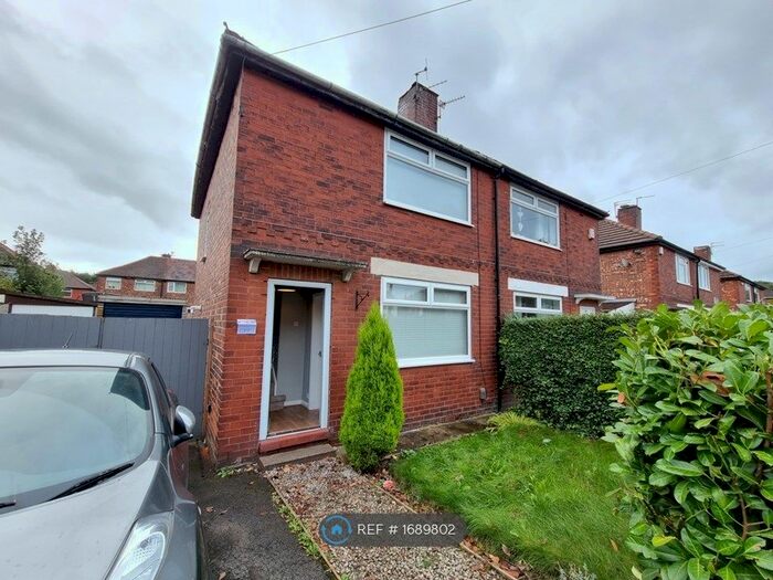 2 Bedroom Semi-Detached House To Rent In Agecroft Road, Swinton, Manchester, M27
