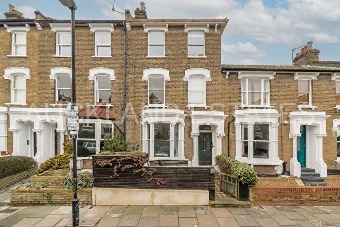2 Bedroom Flat To Rent In Scarborough Road, Finsbury Park, N4