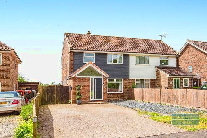 3 Bedroom Semi-Detached House For Sale In Glebe Gardens, Lenham, Maidstone, ME17