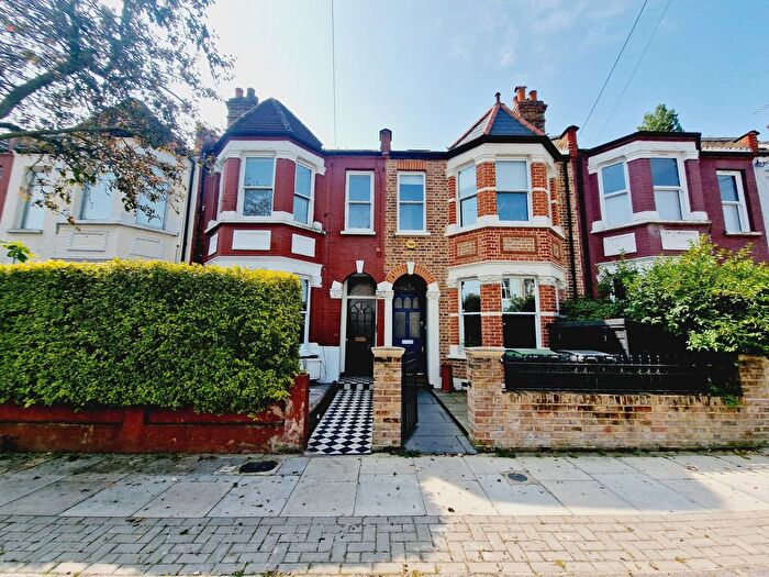 2 Bedroom Flat To Rent In Kimberley Gardens, Haringey, N4