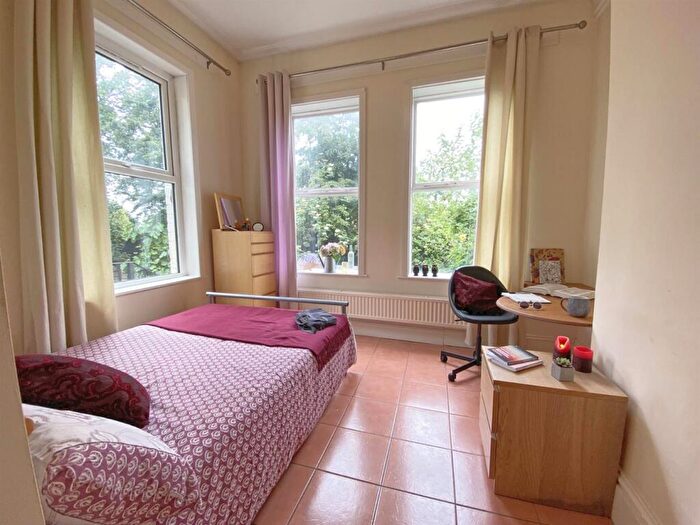 7 Bedroom Terraced House To Rent In Ash Grove, Hyde Park, Leeds, LS6