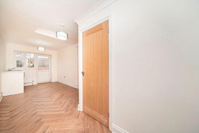 Studio To Rent In Greenford Avenue, Hanwell, W7