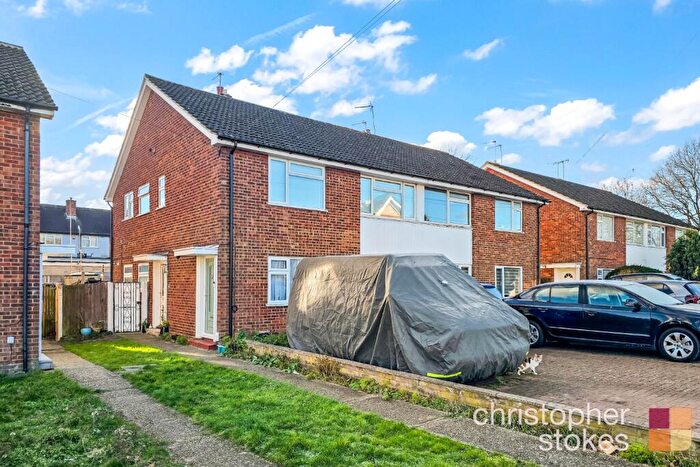 2 Bedroom Maisonette For Sale In Ousden Close, Cheshunt, Waltham Cross, Hertfordshire, EN8
