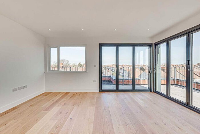 2 Bedroom Apartment For Sale In Southchurch Road, Southend-on-Sea, SS1