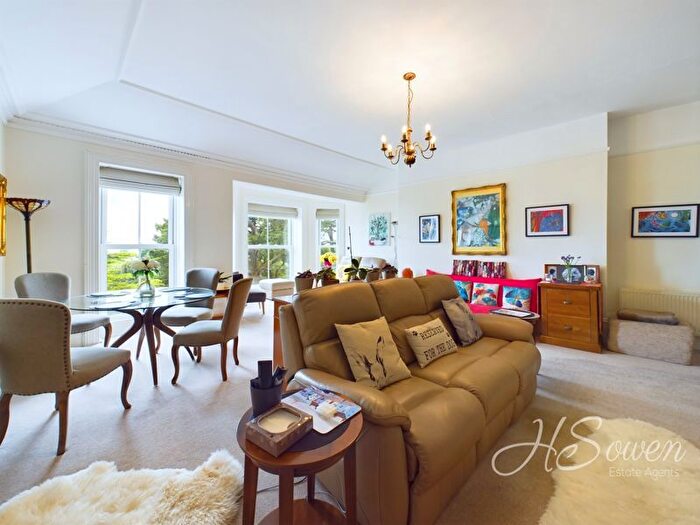 2 Bedroom Flat For Sale In Middle Lincombe Road, Torquay, TQ1