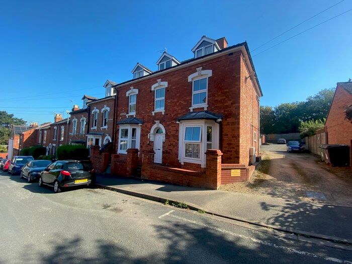 1 Bedroom Flat To Rent In St. Wulstans Crescent, Worcester, WR5