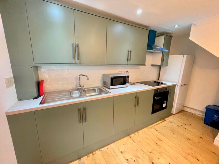 2 Bedroom House To Rent In Rutland Street, Cardiff, CF11