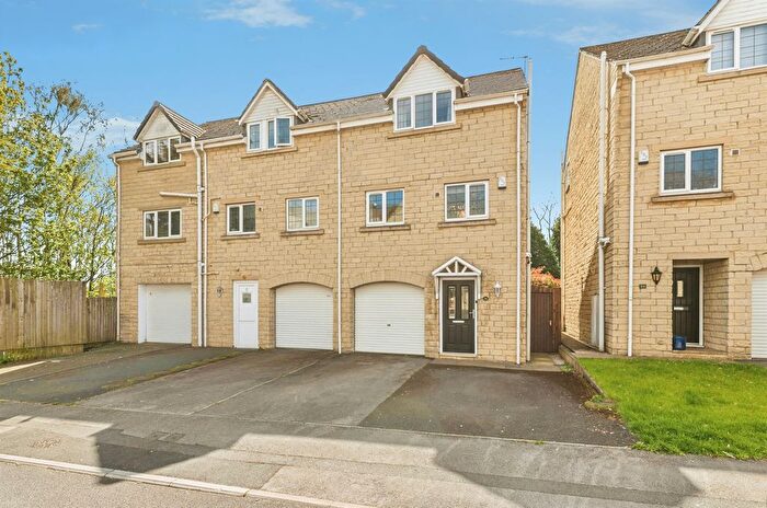 3 Bedroom Semi Detached House For Sale In Prospect Road, Longwood, Huddersfield, HD3