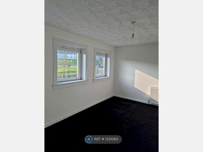 2 Bedroom Maisonette To Rent In Blairmore Road, Greenock, PA15