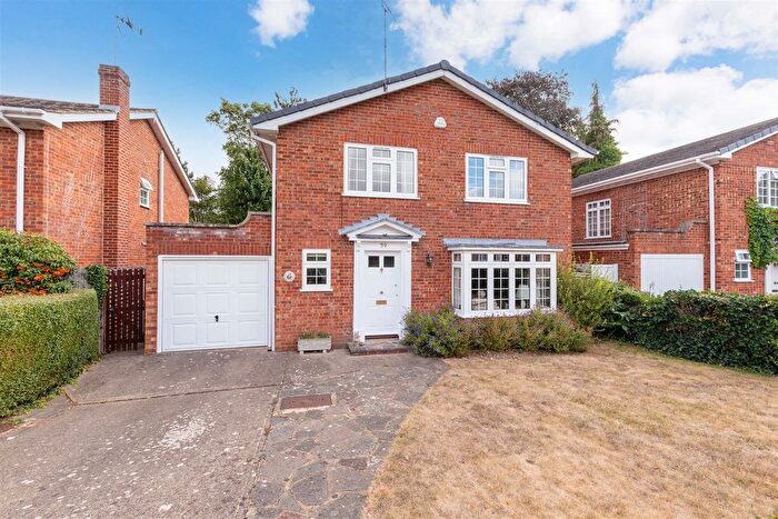 4 Bedroom Detached House For Sale In Castle Drive, Maidenhead, SL6