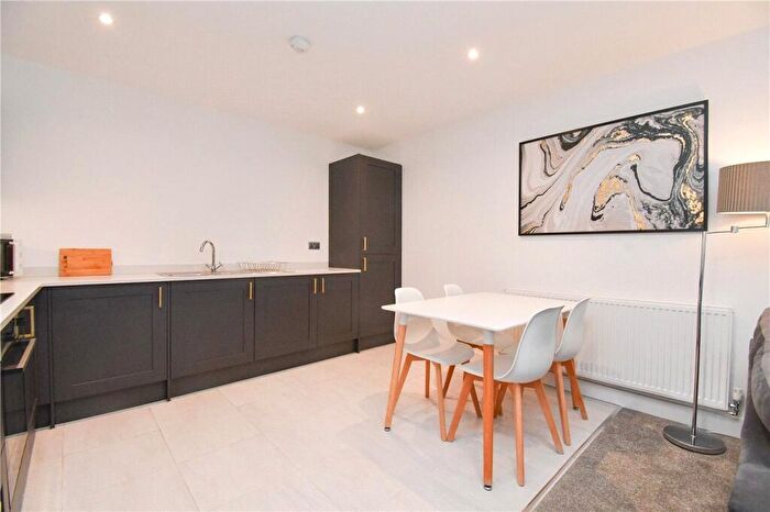 2 Bedroom Apartment To Rent In Radnor Avenue, Heswall, Wirral, CH60