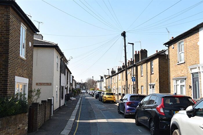 5 Bedroom Semi Detached House For Sale In New Road, Brentford, TW8