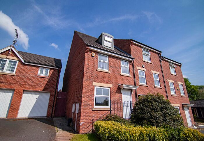 3 Bedroom Semi-Detached House To Rent In Wickford Close, Leicester, Leicestershire, LE5