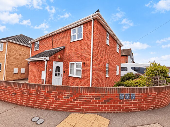 2 Bedroom Flat For Sale In Upland Road, West Mersea, CO5