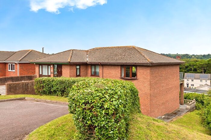 4 Bedroom Detached House For Sale In Vicarage Close, Ferryside, Carmarthenshire, SA17