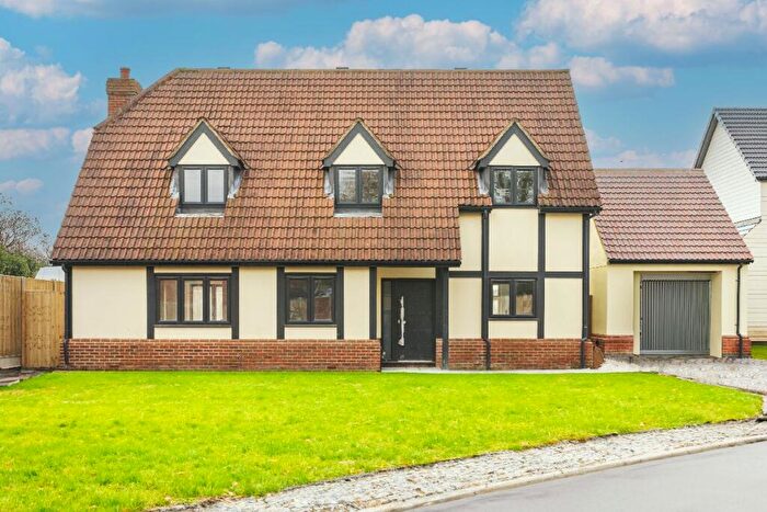 5 Bedroom Detached House To Rent In Barn Farm, Cranfield Park Road, Wickford, SS12