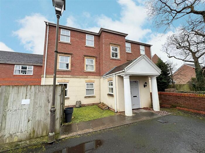 2 Bedroom Flat To Rent In Trundalls Lane, Solihull, B90