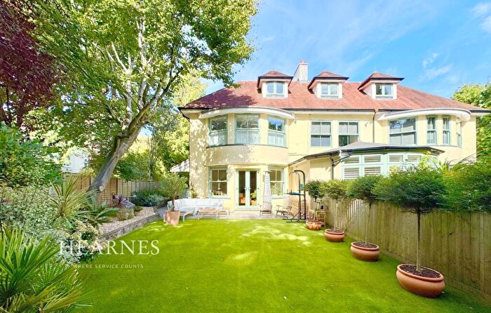 2 Bedroom Apartment For Sale In Roslin Road, Talbot Woods, Bournemouth, BH3