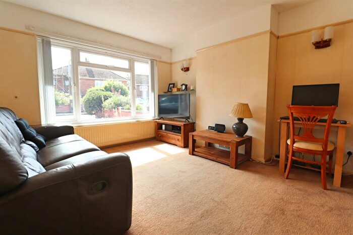 2 Bedroom Semi-Detached Bungalow For Sale In Haytor Close, Braintree, CM7