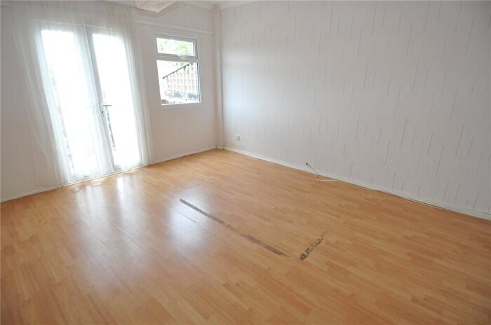 2 Bedroom Flat To Rent In Arrowe Park Road, Upton, Wirral, CH49