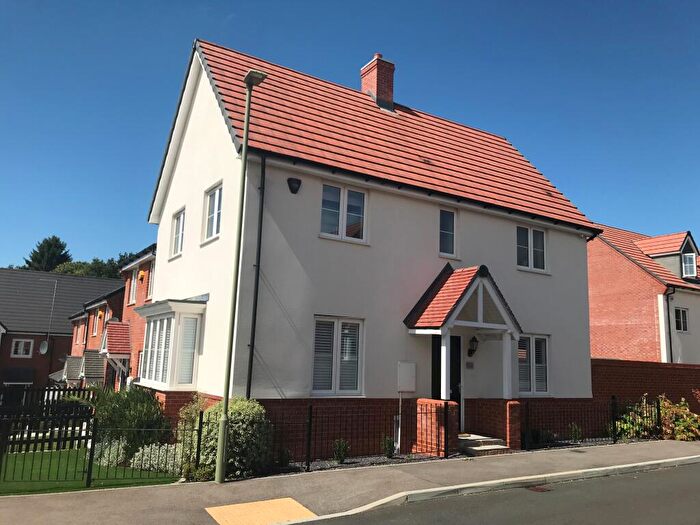 3 Bedroom House To Rent In Chiltern Crescent, Fair Oak, SO50