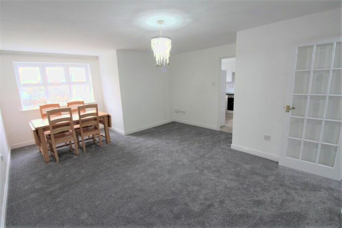 2 Bedroom Flat To Rent In Harper Close, London N14