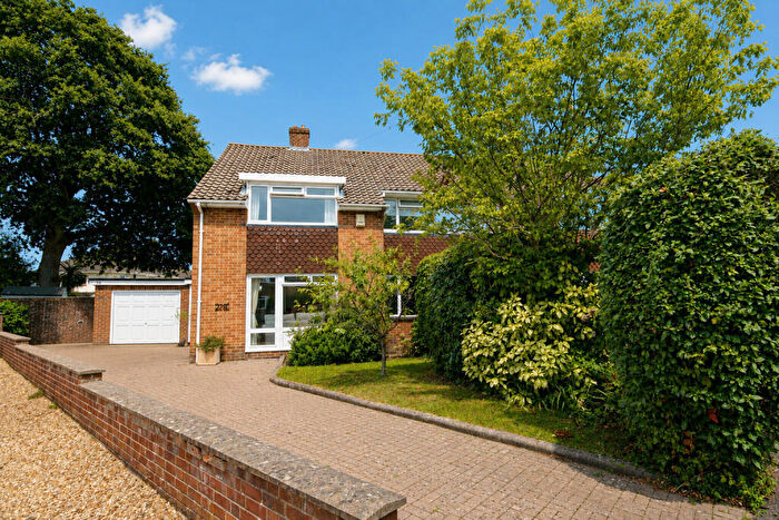 3 Bedroom Semi Detached House For Sale In Haglane Copse, Pennington, Lymington, SO41