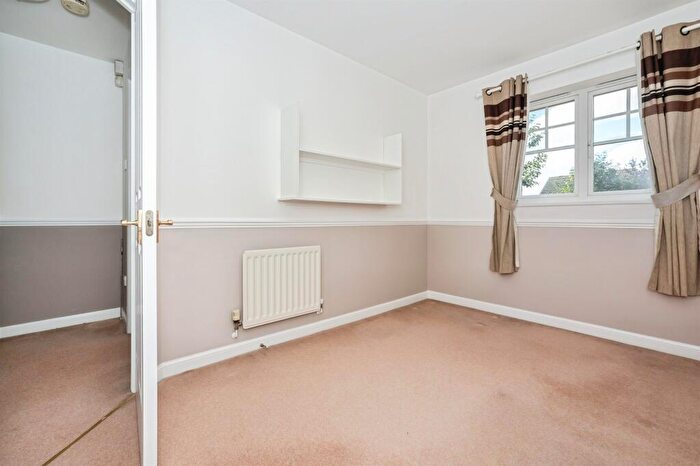 2 Bedroom Semi-Detached House For Sale In Newburgh Road, Grays, RM17