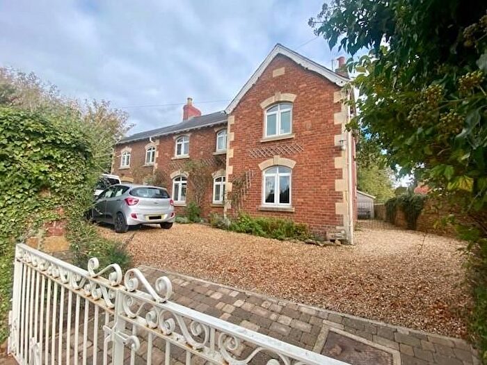 6 Bedroom Detached House For Sale In Bodicote Village, Banbury, Oxfordshire, OX15