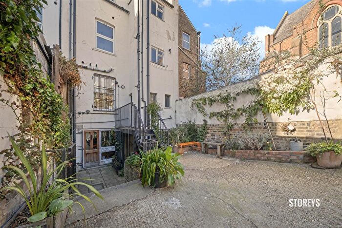 2 Bedroom Flat To Rent In Kingsway Parade, Albion Road, London, N16