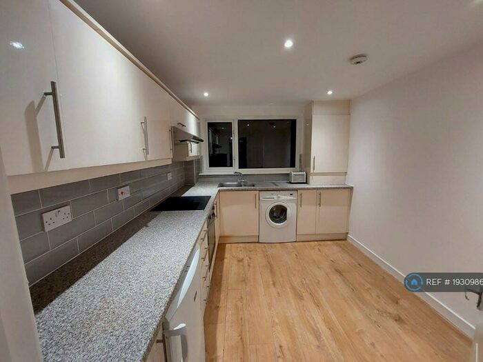 2 Bedroom Flat To Rent In Bankhead Terrace, Lanark, ML11