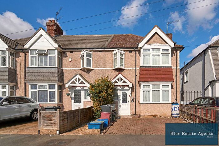3 Bedroom Terraced House For Sale In Maswell Park Crescent, Hounslow, TW3