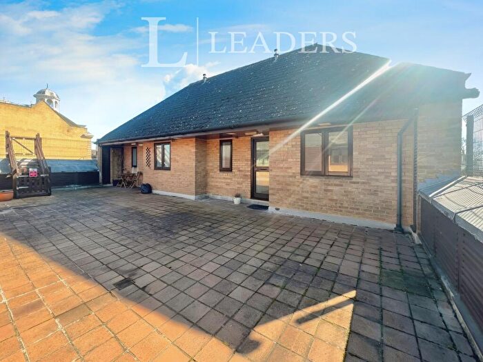 2 Bedroom Property To Rent In Fitzroy Lane, Cambridge, CB1